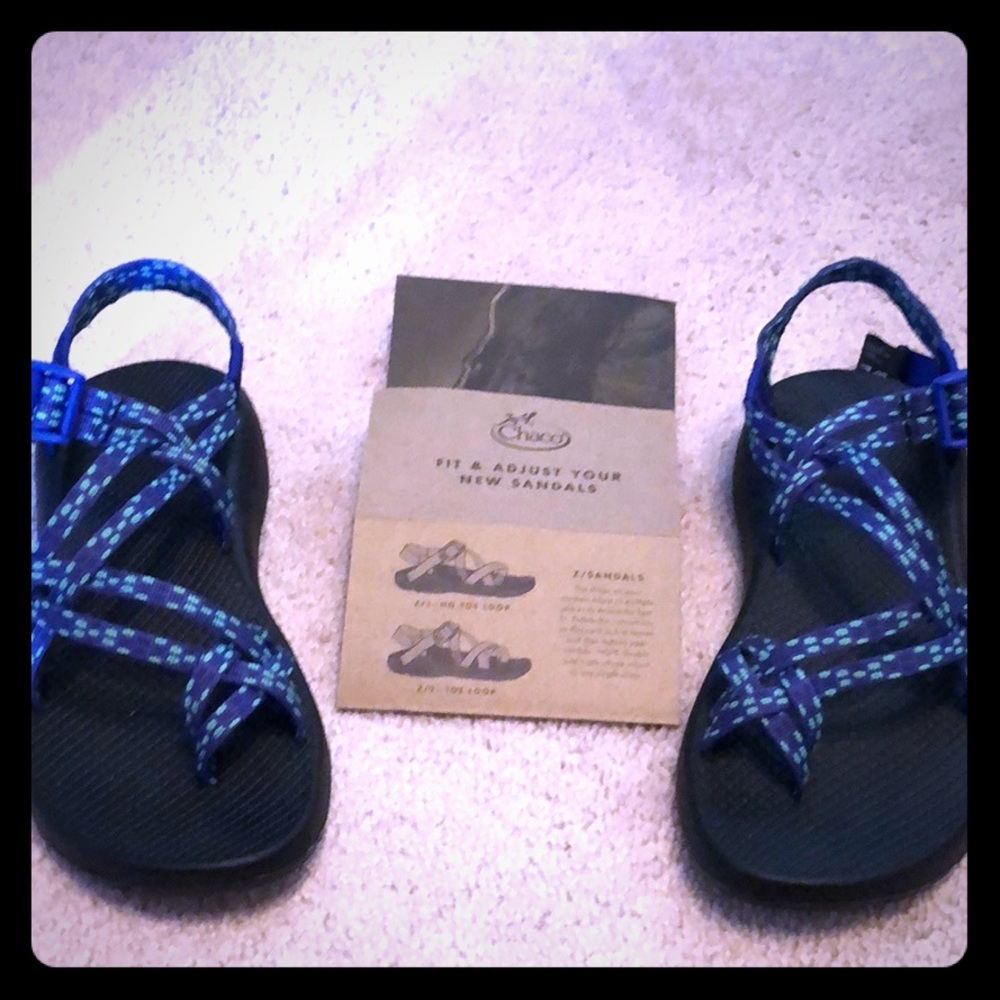 Chaco’s Z/2  adjustable sandals, toe loop, 9 EUC